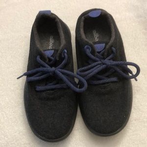 Allbirds Wool Runners Charcoal with Blue Laces Size 6